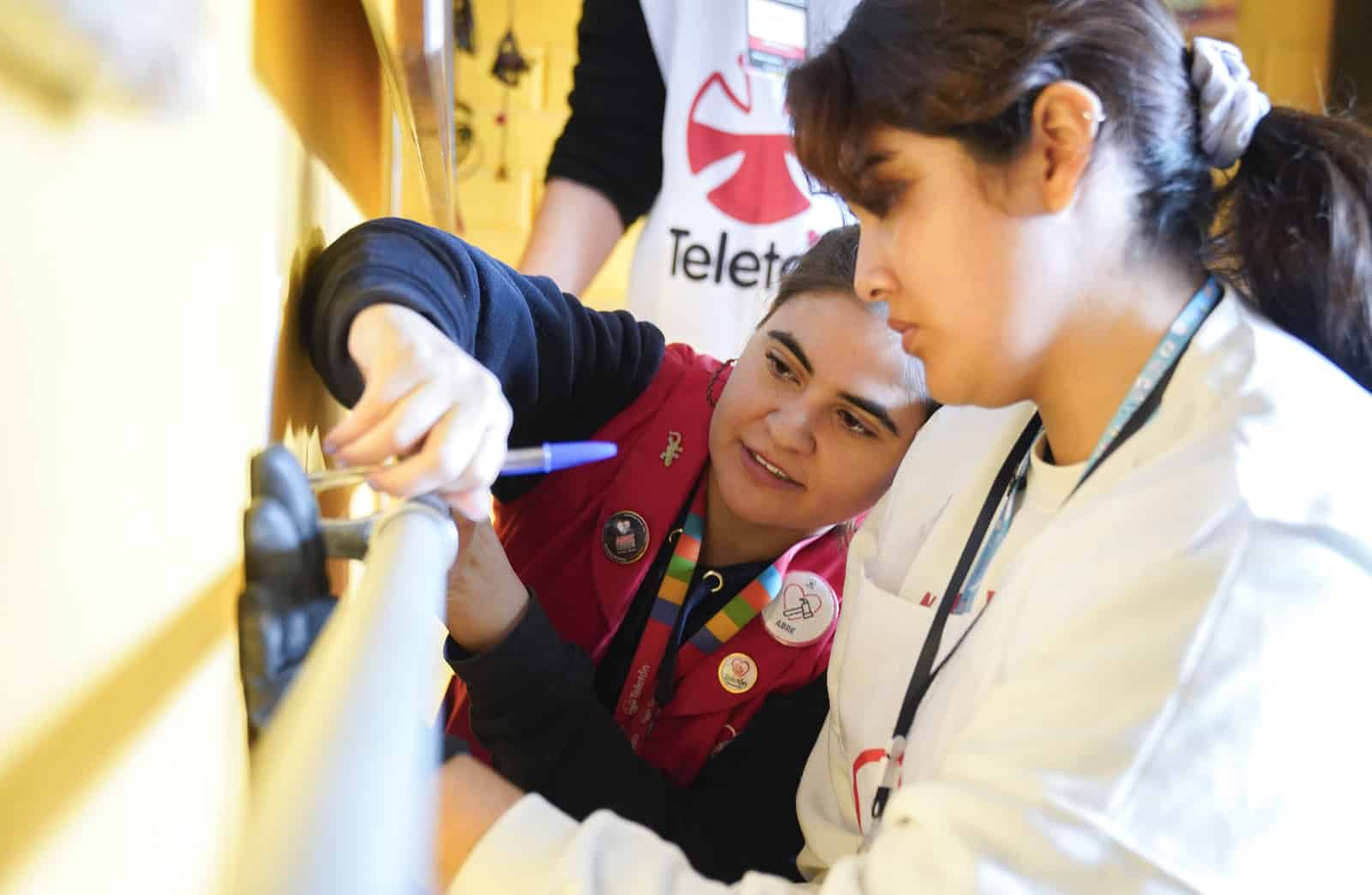 Voluntarios de Teletón mejoraron accesibilidad en casas